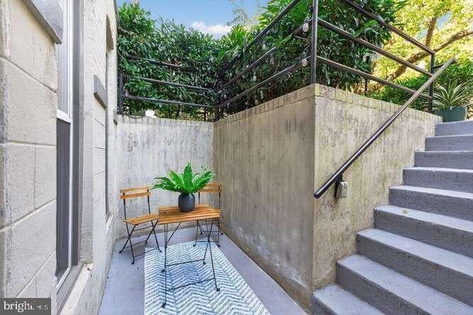 1450 Fairmont St Nw Apt A #A - Photo 2 of 14