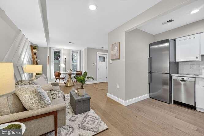 1450 Fairmont St Nw Apt A #A - Photo 7 of 14