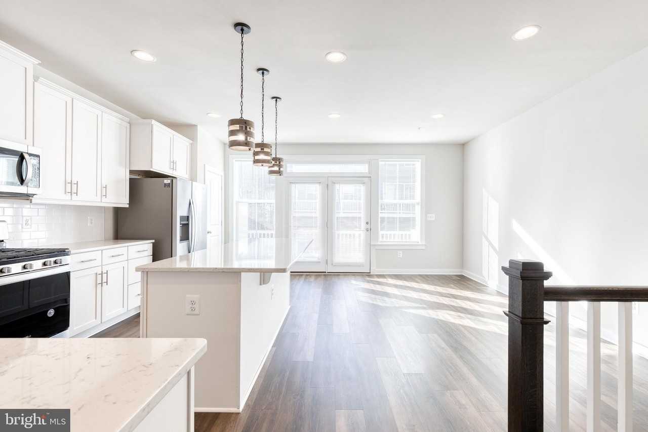 1424 Becknel Ave - Photo 3 of 19