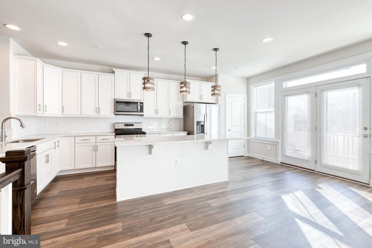 1424 Becknel Ave - Photo 4 of 19