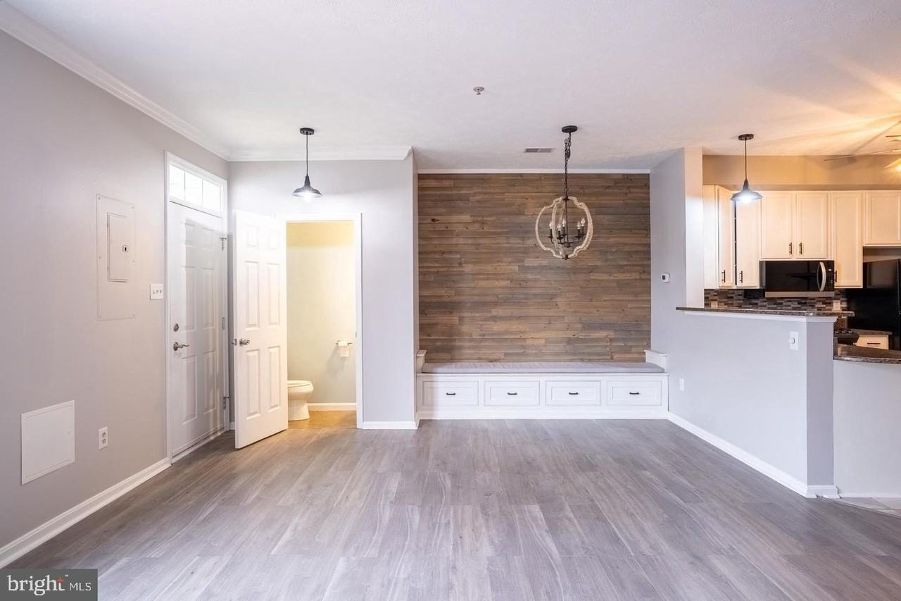 4910 Edgeware Ter - Photo 2 of 9