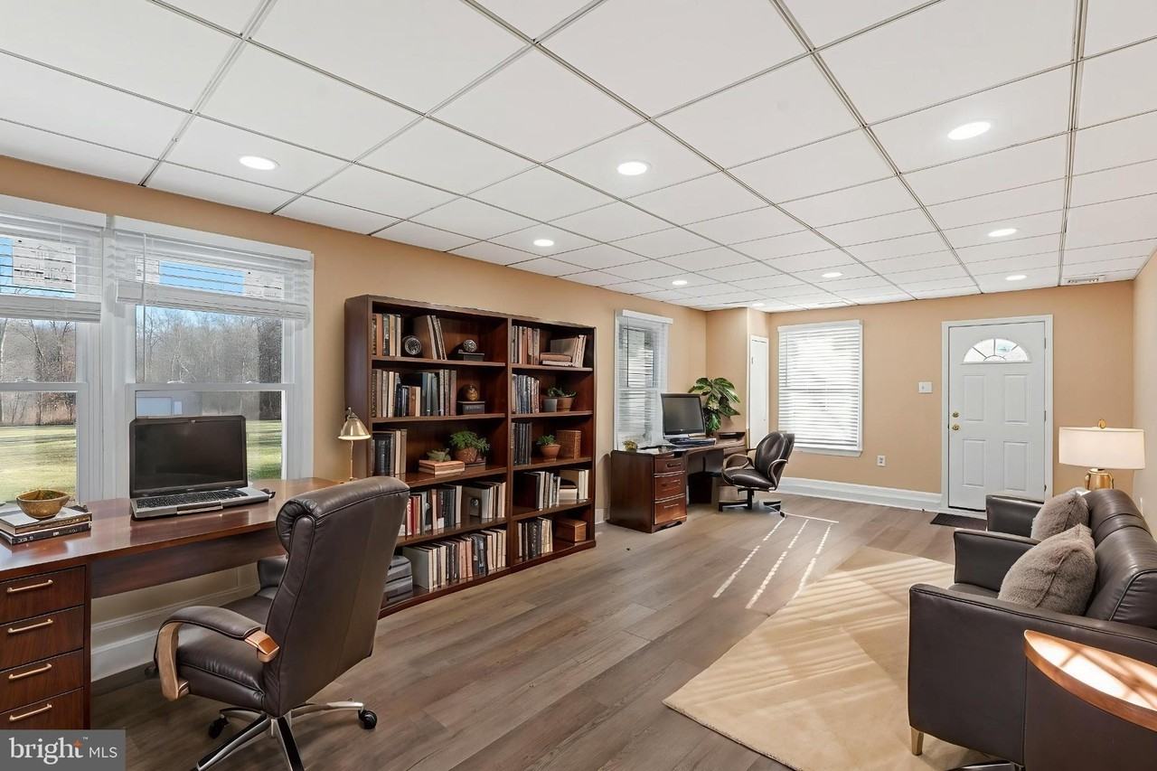 3850 RT-27 - Photo 4 of 35