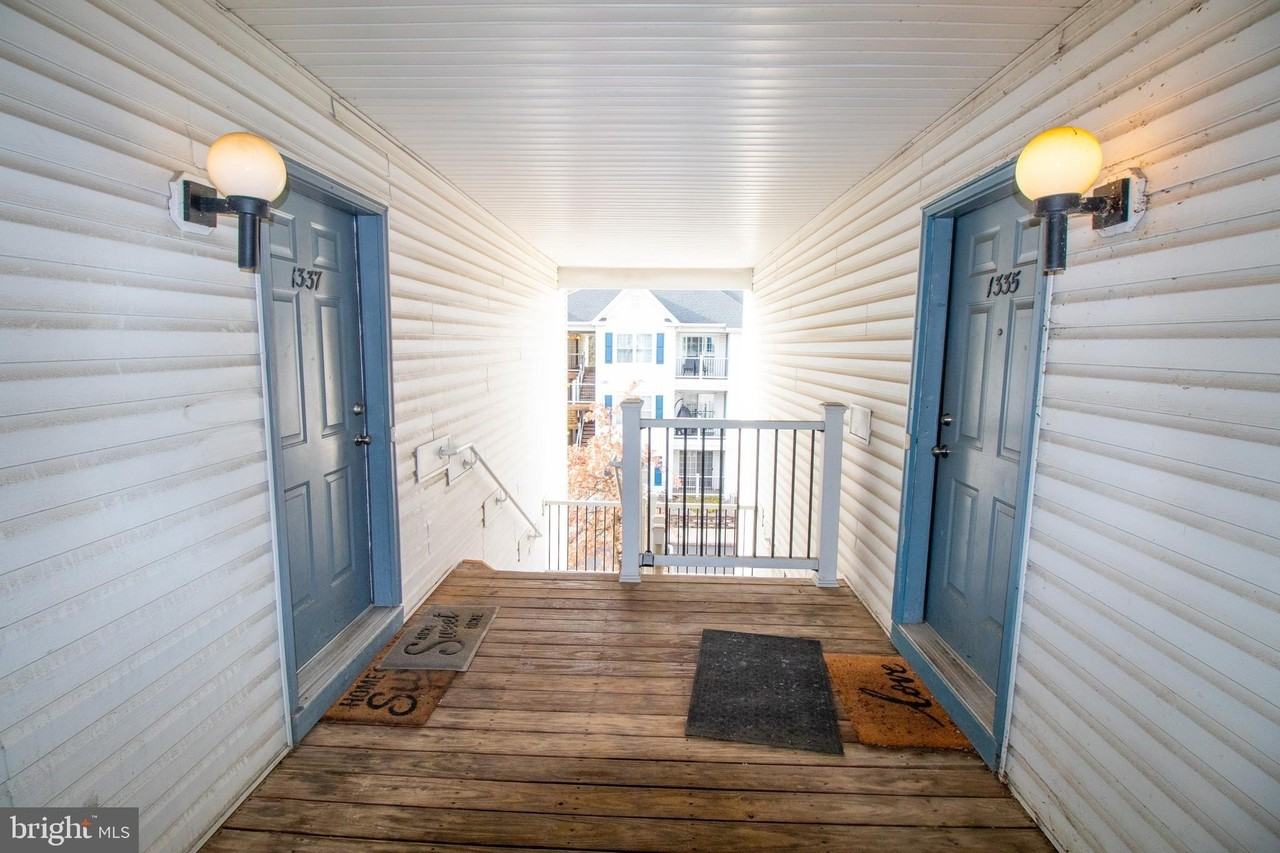 1337 Waterford Dr - Photo 2 of 44