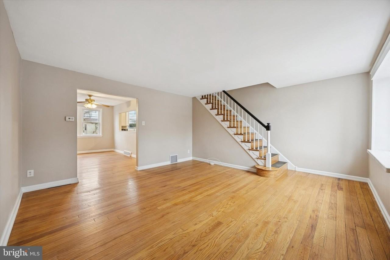 239 S Bayberry Ln - Photo 5 of 25