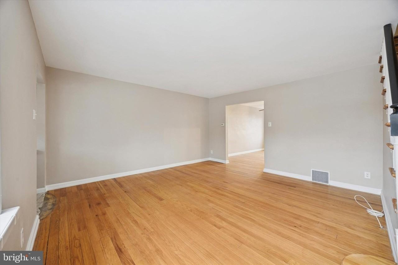 239 S Bayberry Ln - Photo 6 of 25