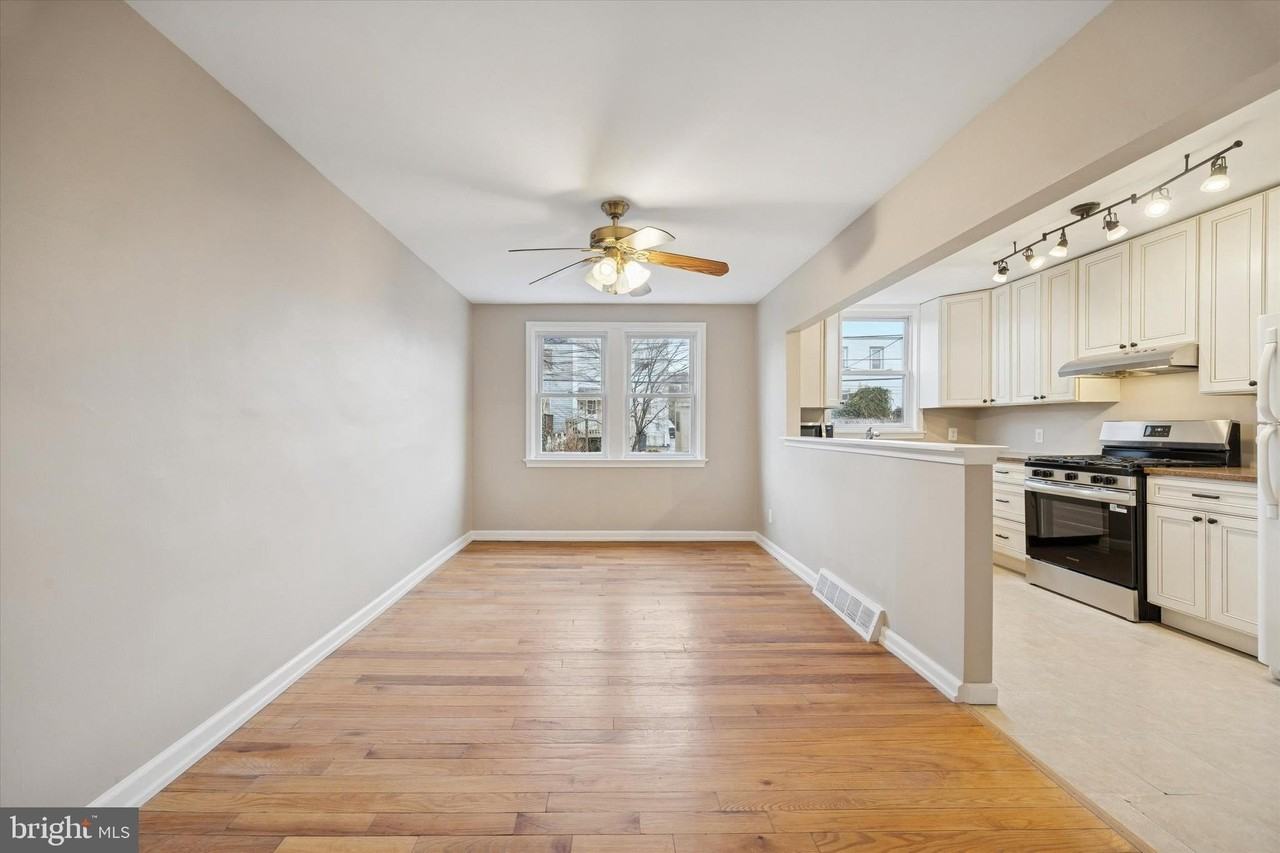 239 S Bayberry Ln - Photo 7 of 25