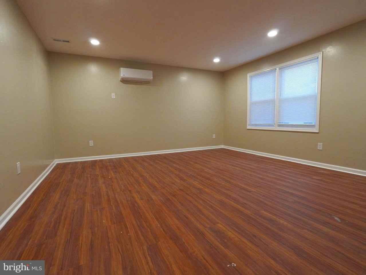 710 N York Rd - Photo 4 of 12