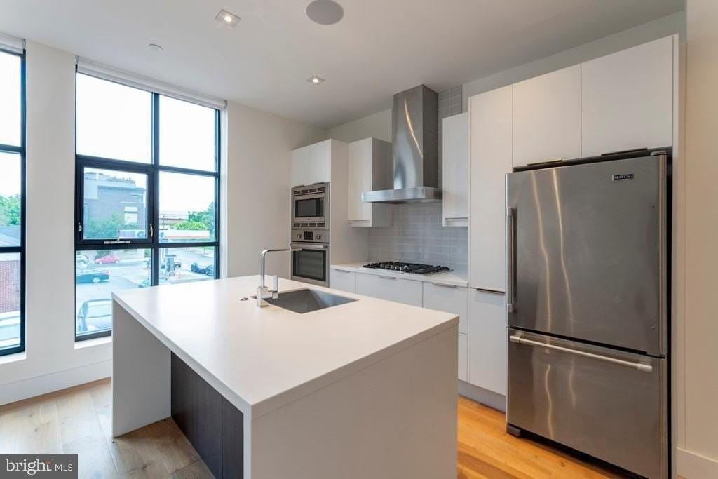 240 N 2nd St Apt 2w #2W - Photo 2 of 13