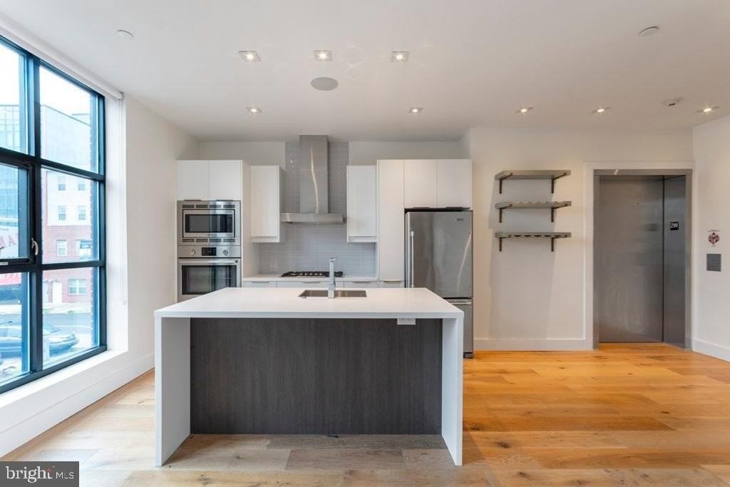 240 N 2nd St Apt 2w #2W - Photo 4 of 13