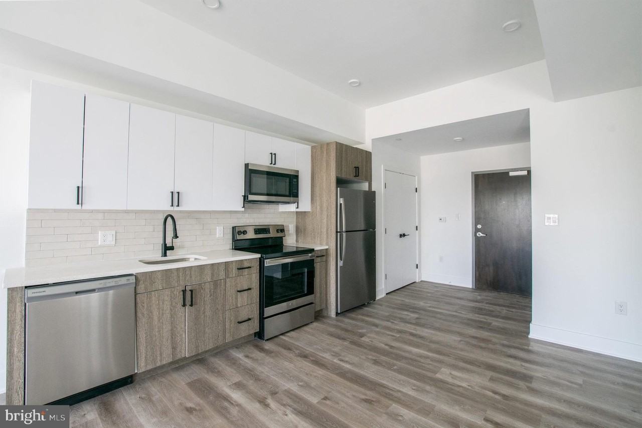 1420 Point Breeze Ave Apt 406 #406 - Photo 3 of 22