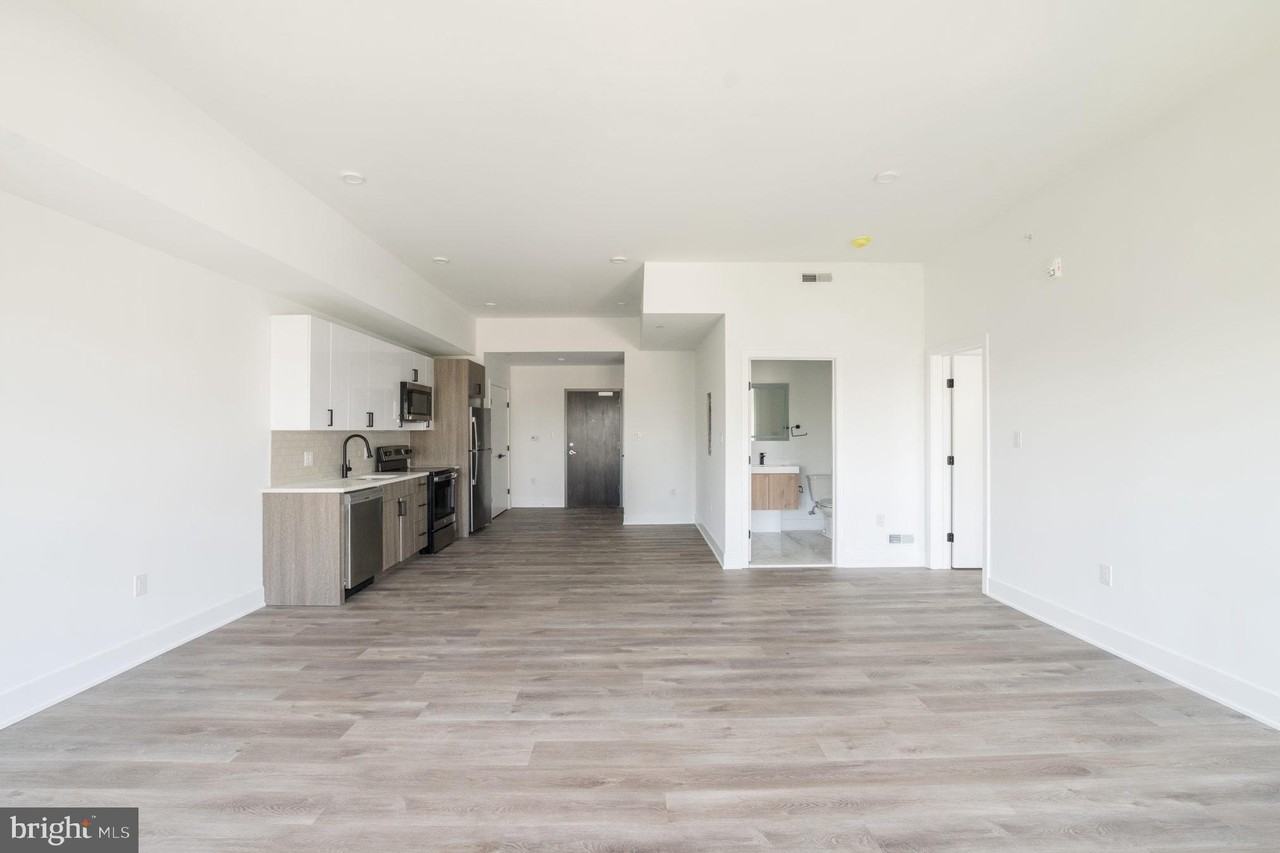 1420 Point Breeze Ave Apt 406 #406 - Photo 5 of 22