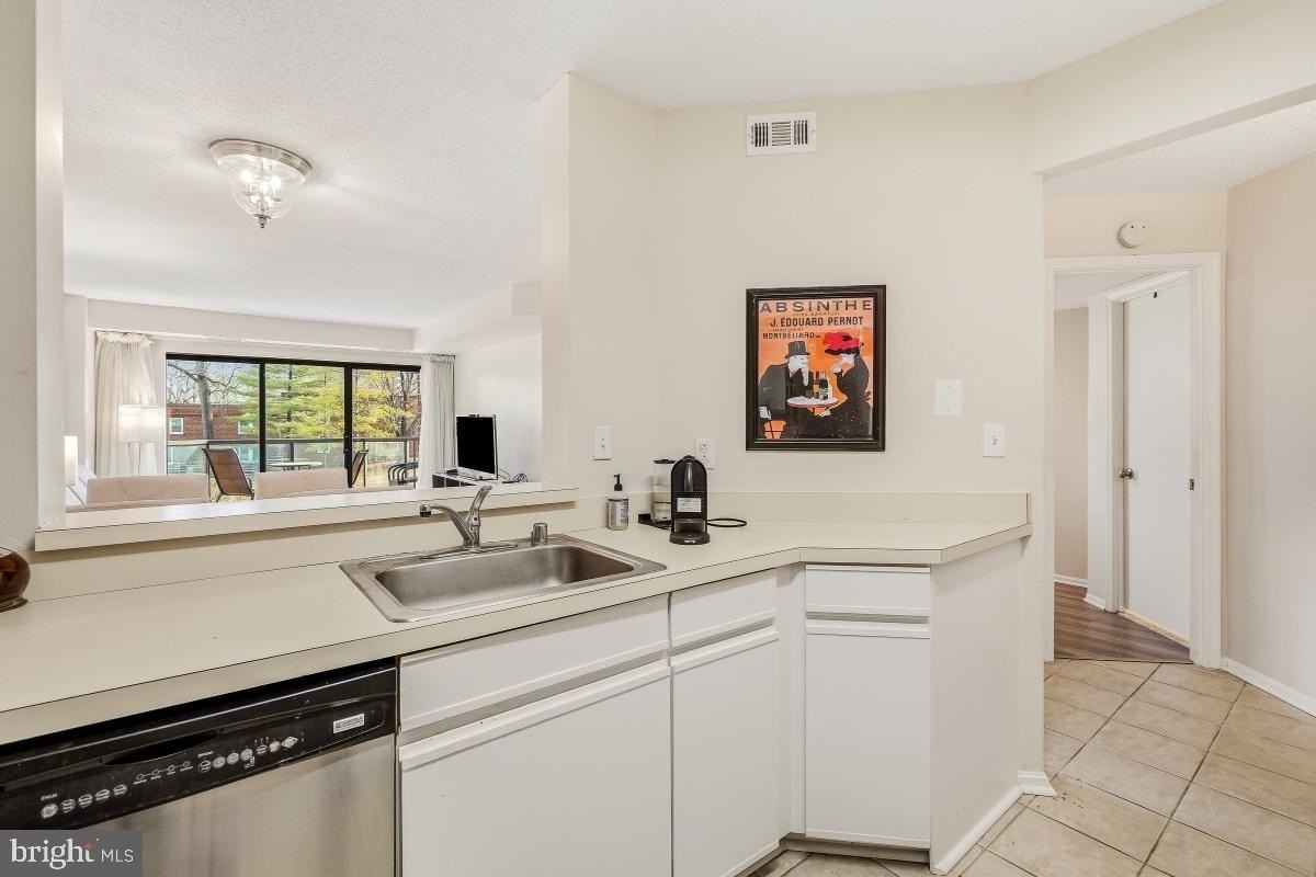 2100 Langston Blvd Apt 218 #218 - Photo 6 of 26