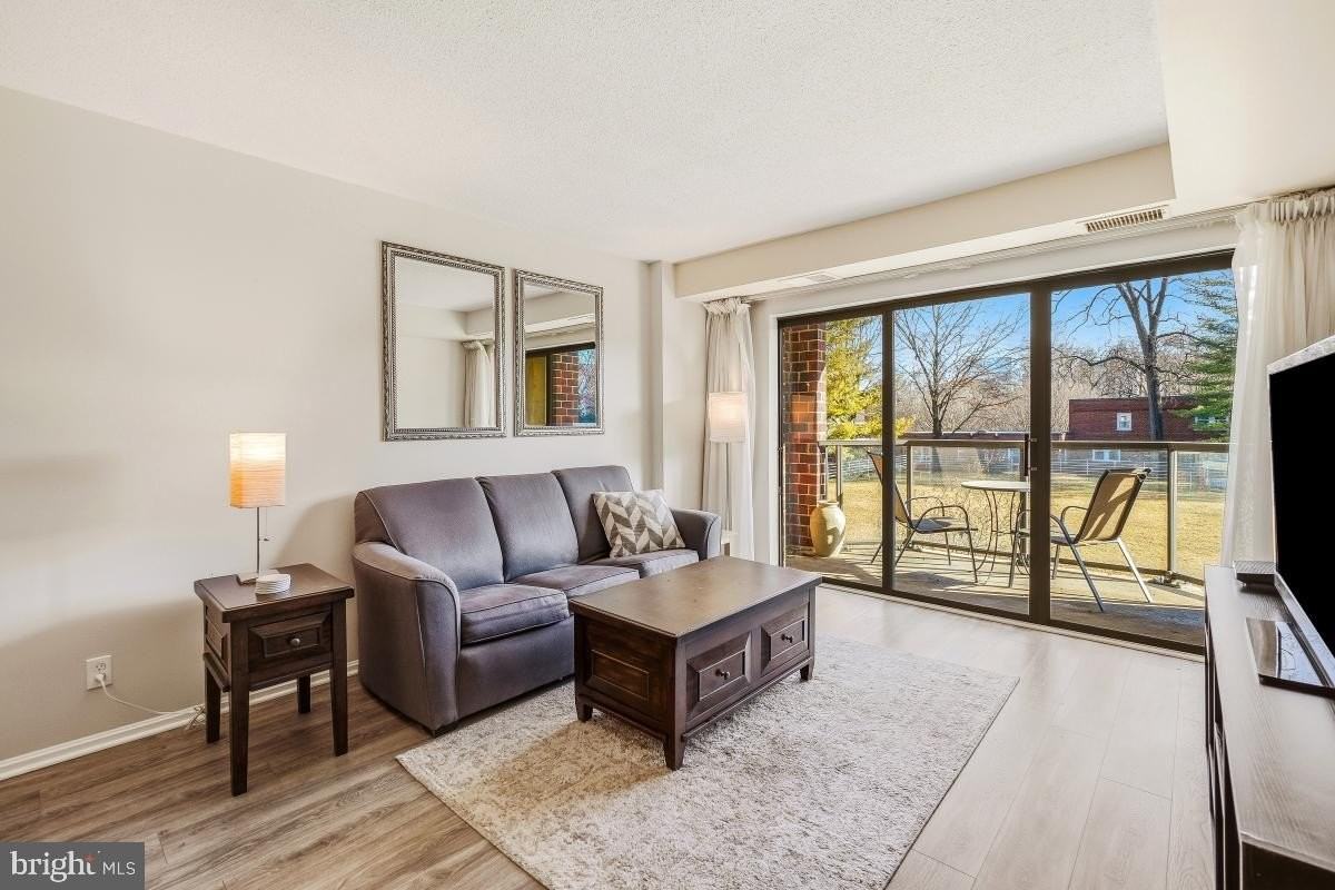 2100 Langston Blvd #218