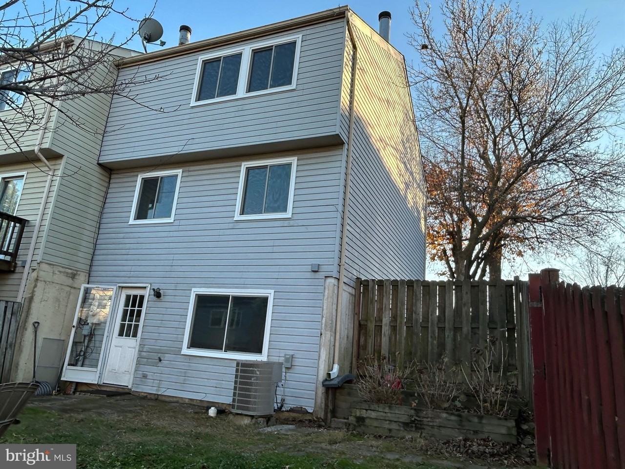 6363 Generals Ct - Photo 5 of 7