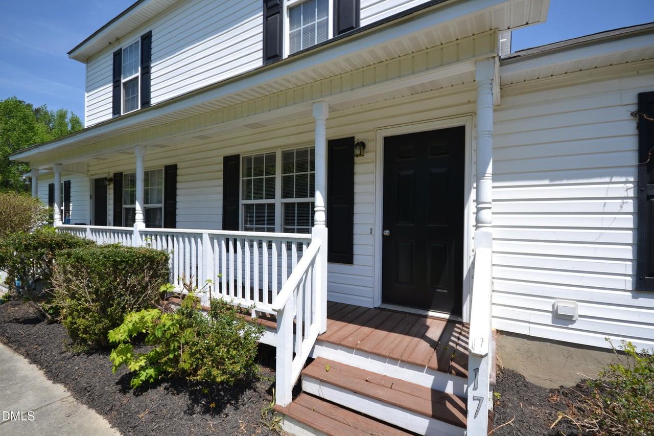 17 Brantley Cir - Photo 2 of 31