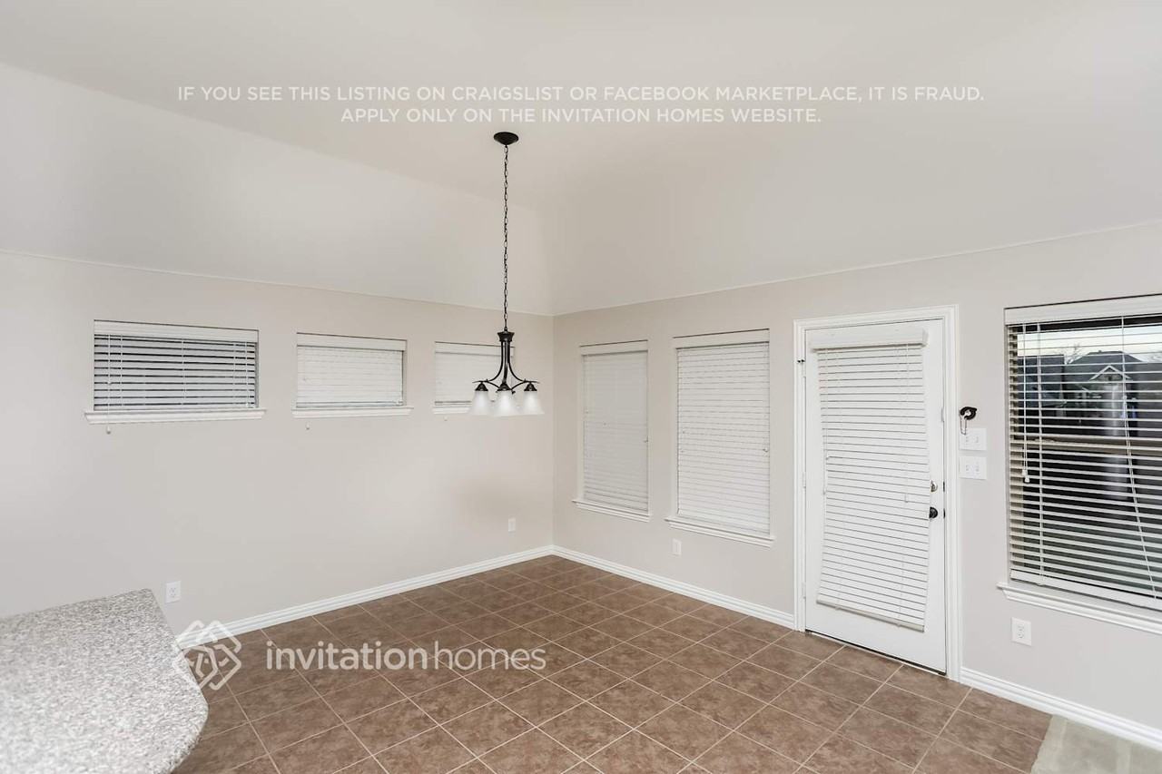 2512 Flowing Springs Dr - Photo 4 of 16