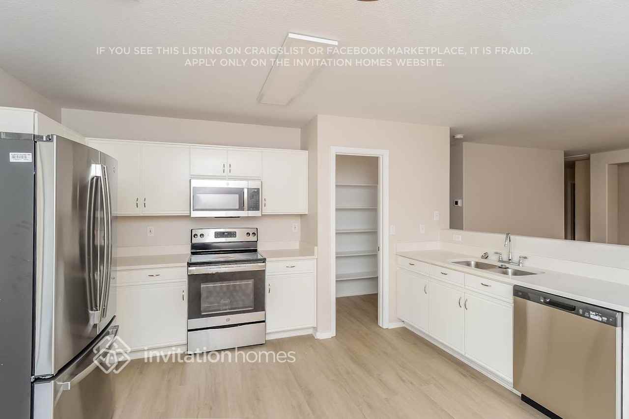 3823 S Oxley - Photo 6 of 15