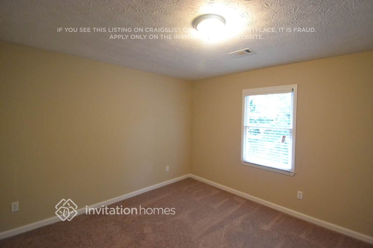 649 Cedar Valley Trce - Photo 3 of 5