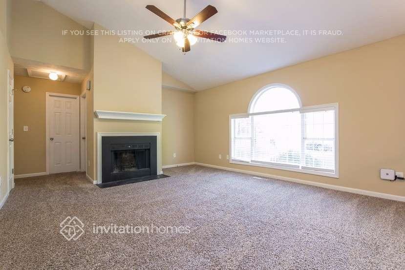 4688 Sterling Pointe Ct - Photo 4 of 23