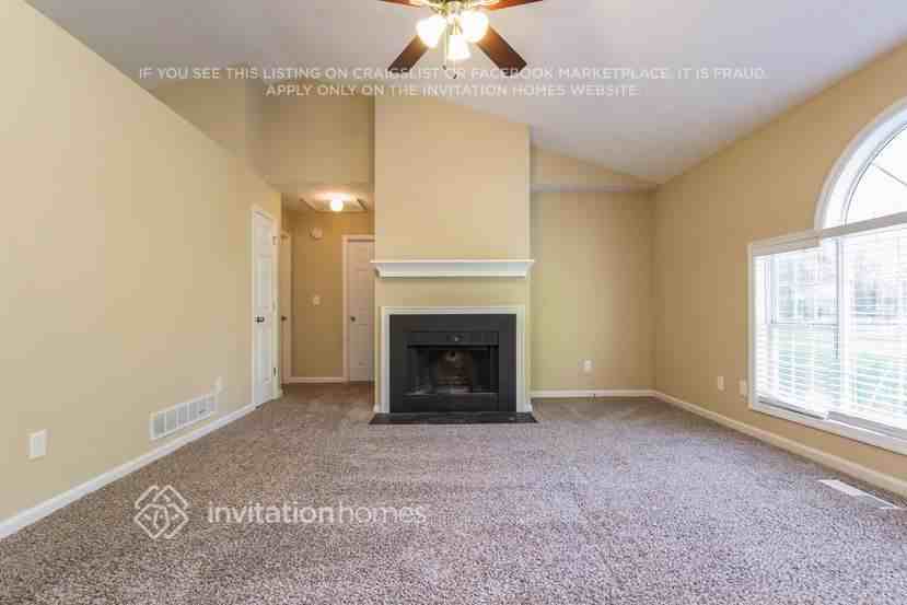 4688 Sterling Pointe Ct - Photo 5 of 23