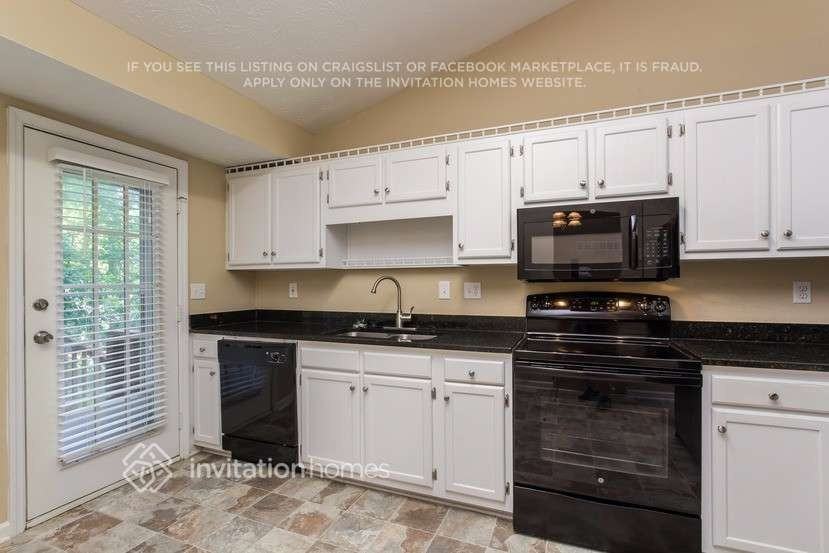 4688 Sterling Pointe Ct - Photo 6 of 23