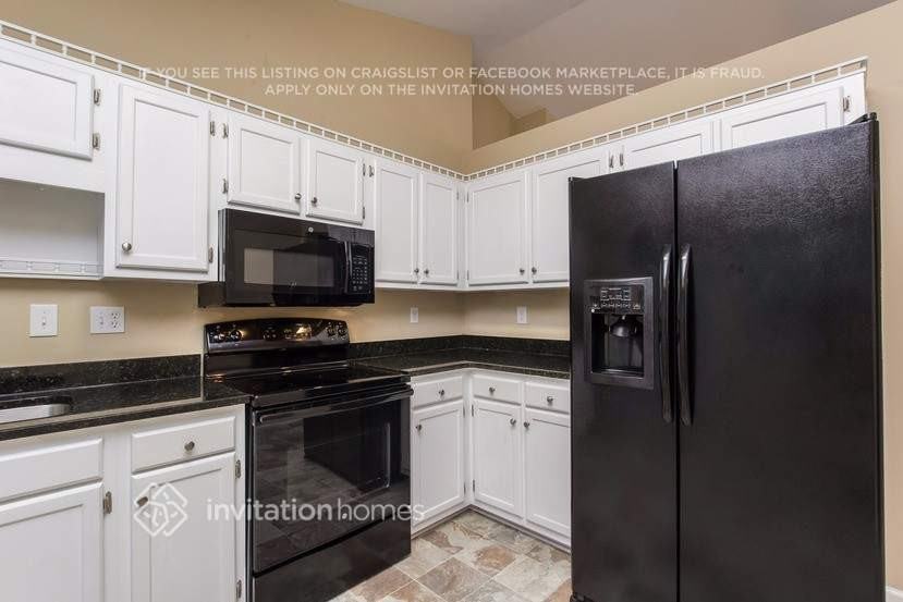 4688 Sterling Pointe Ct - Photo 7 of 23