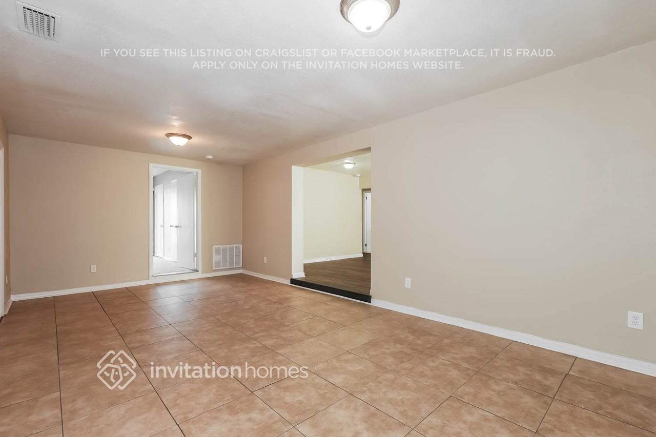 1720 Darlington Dr - Photo 4 of 17