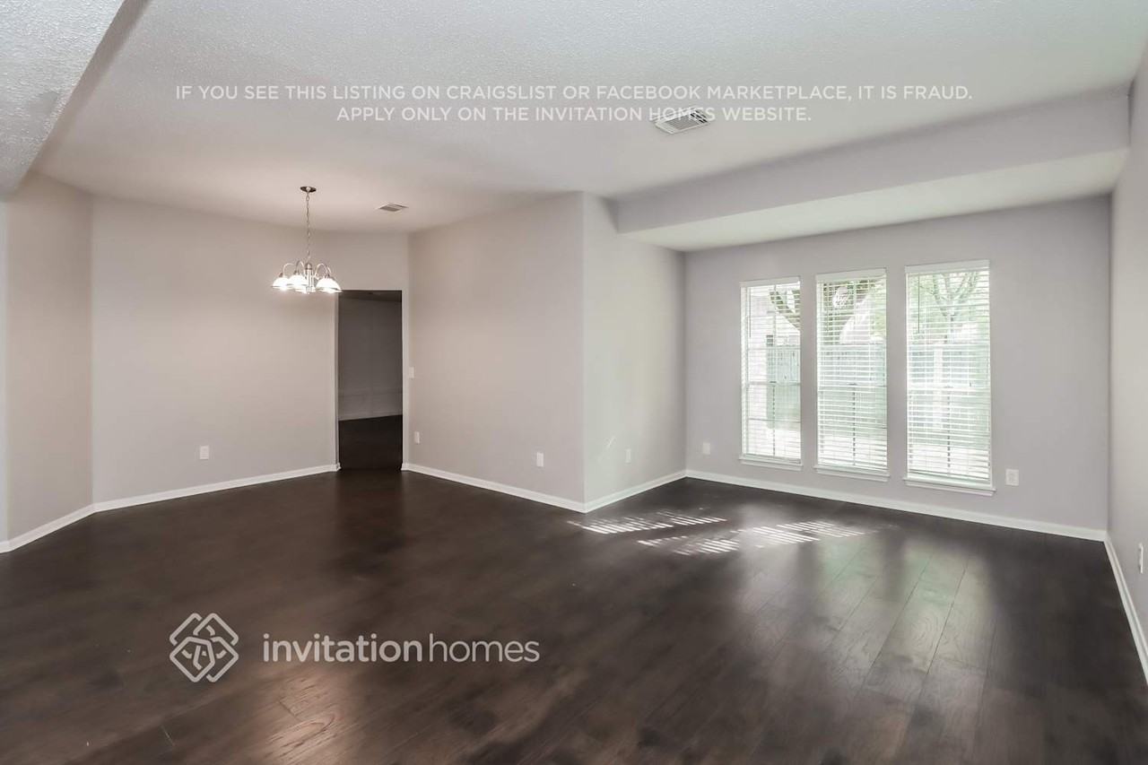 9327 Bayou Bluff Dr - Photo 5 of 16