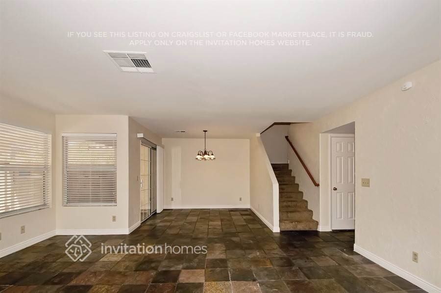 1501 Pacific Terrace Dr - Photo 3 of 20