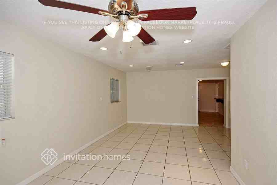 5005 Steyr St - Photo 4 of 19