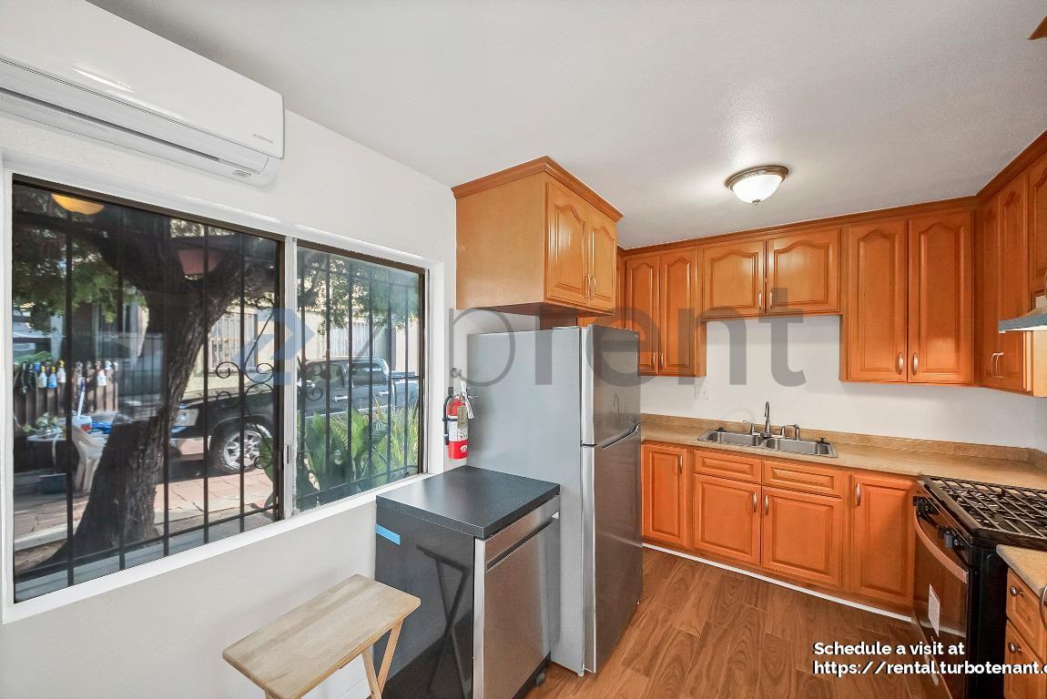 2458 S Normandie Ave #2 - Photo 6 of 16