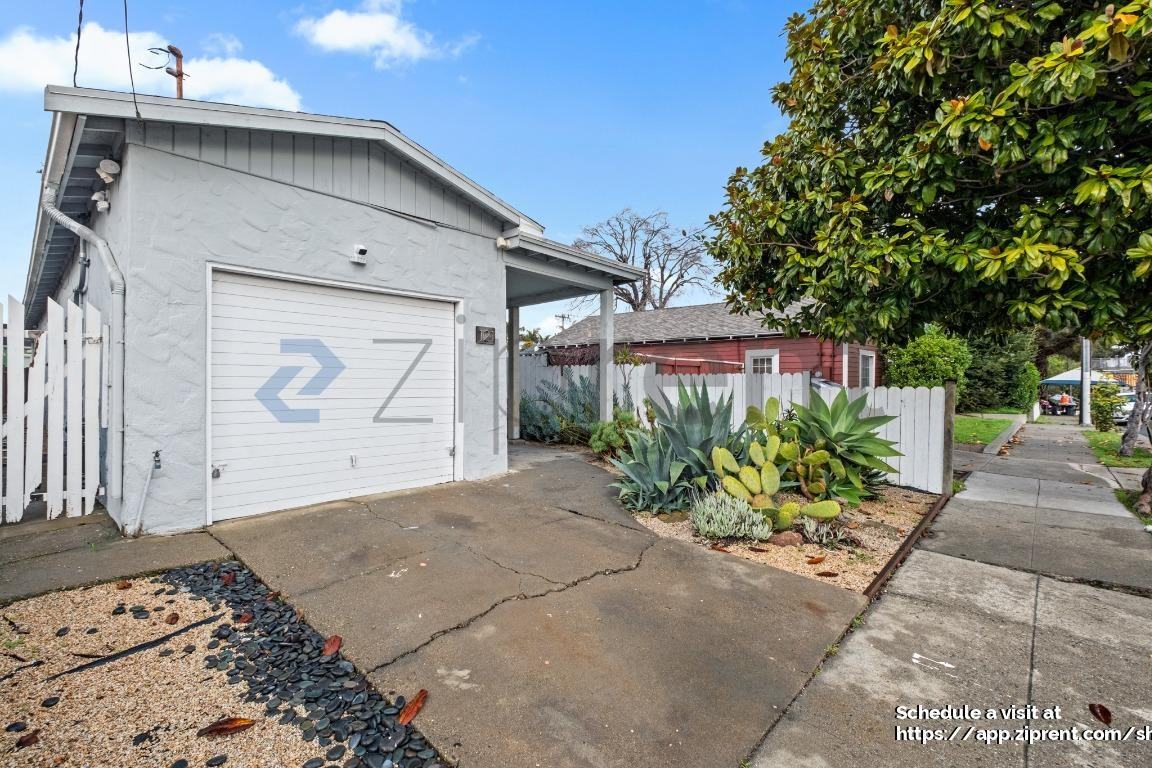 121 S 37th St - Photo 2 of 21