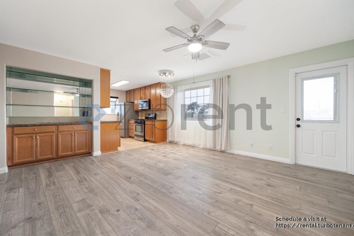 4244 Cherokee Ave #4 - Photo 4 of 16