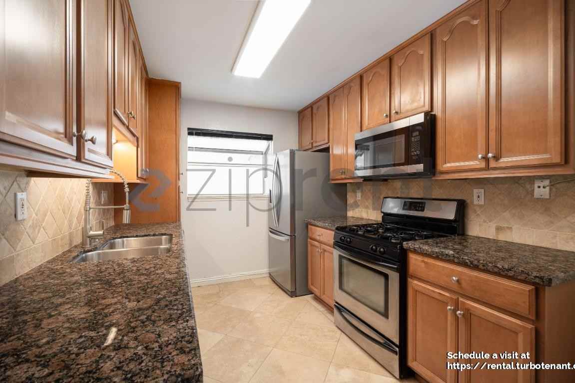 4244 Cherokee Ave #4 - Photo 6 of 16