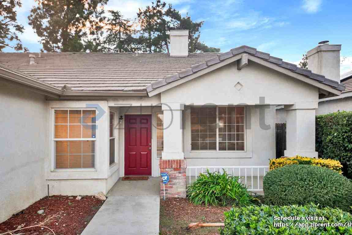 3809 Burnaby Dr - Photo 4 of 28