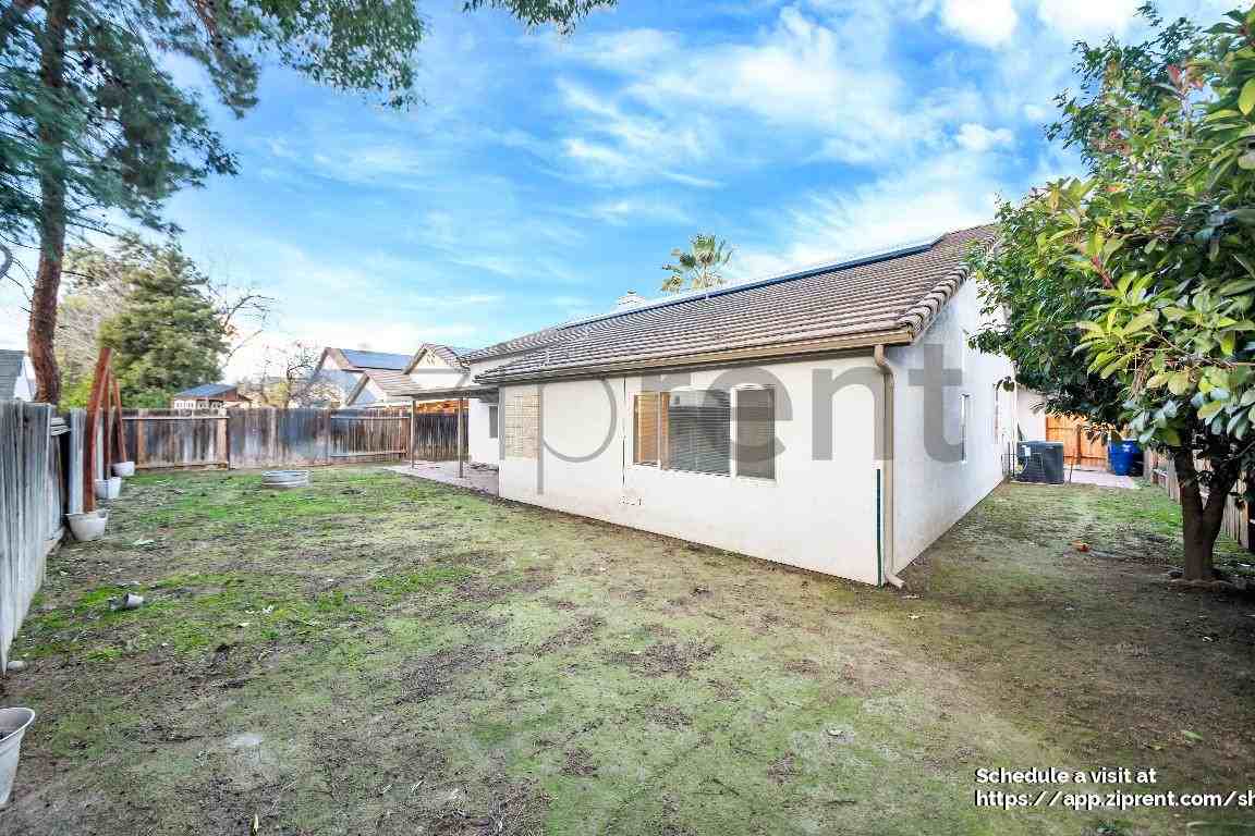 3809 Burnaby Dr - Photo 6 of 28