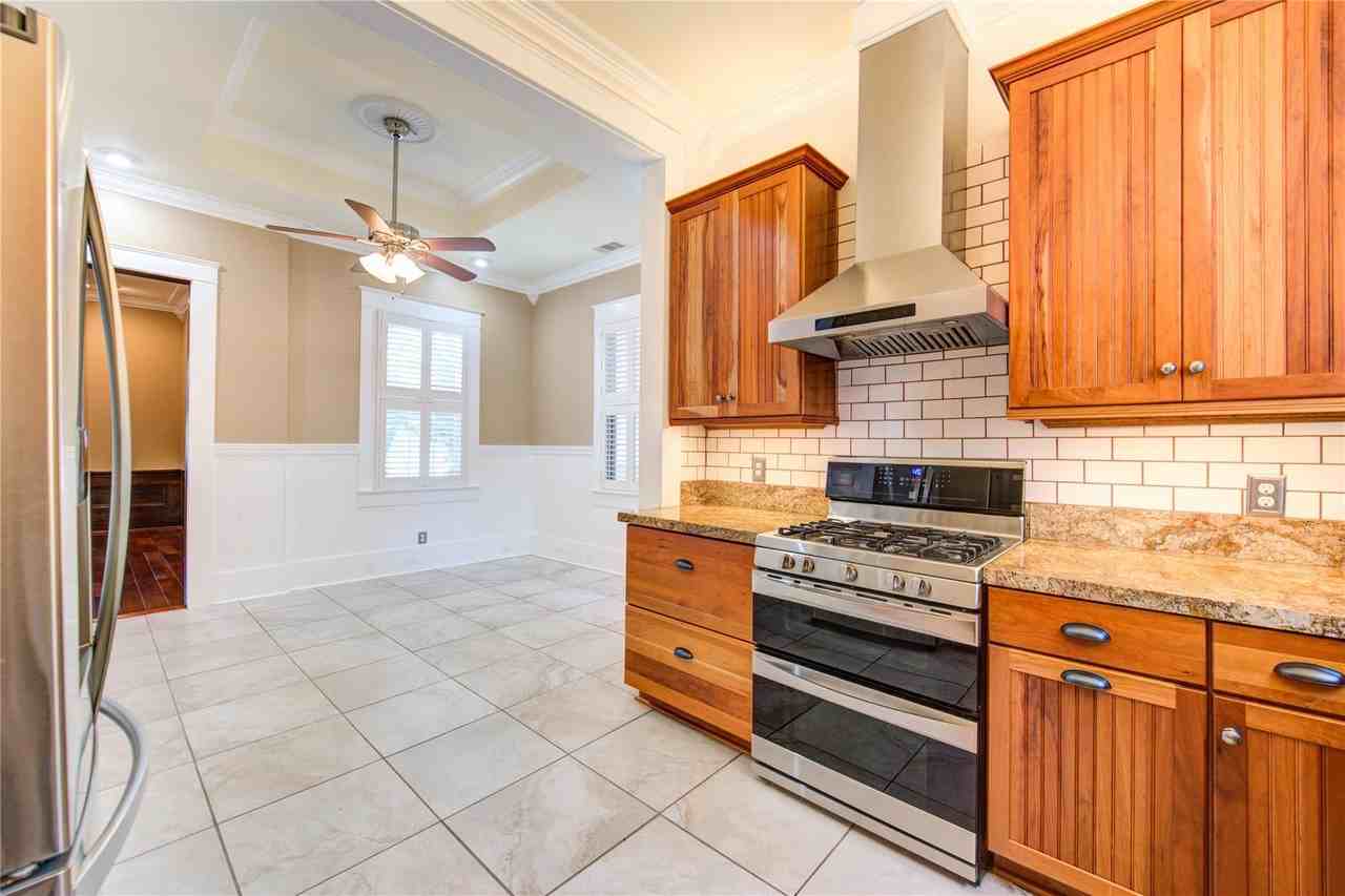 1507 20th St - Photo 6 of 21