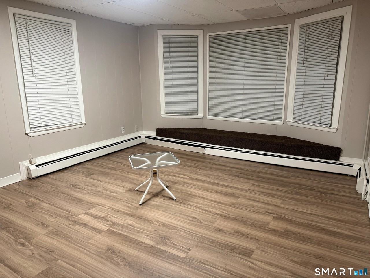 645 Burnside Ave Apt 1a - Photo 5 of 7