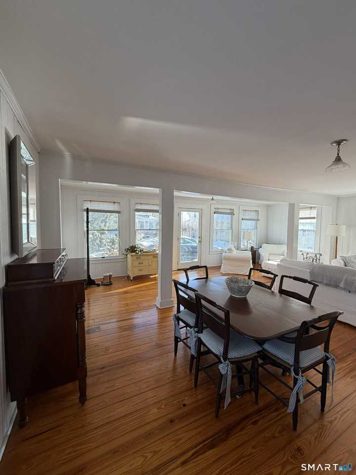 8 Tyler Ave - Photo 3 of 9