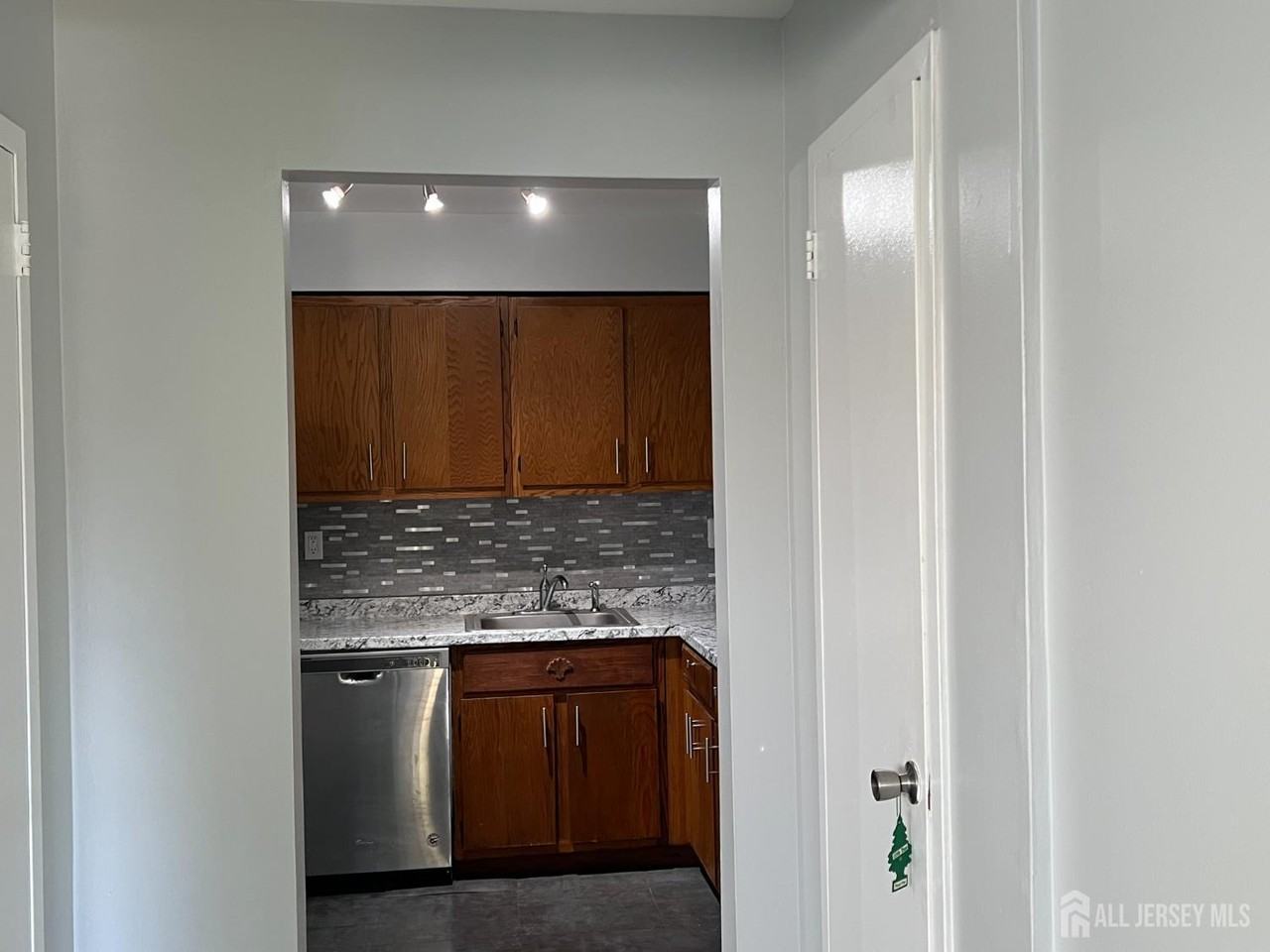 419 Cricket Ln - Photo 5 of 7