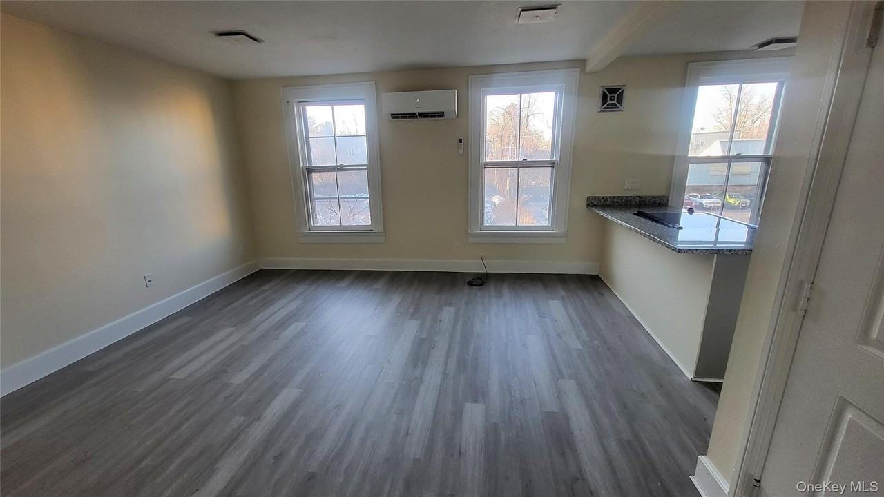 216 Church St - Photo 4 of 13