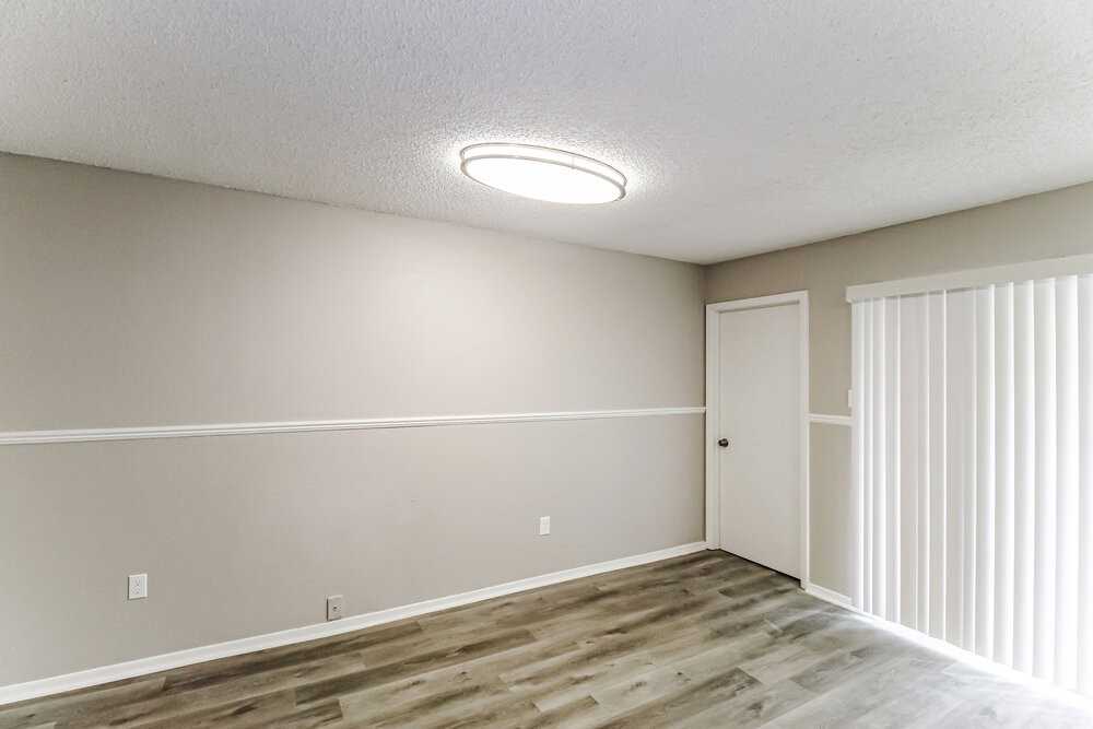 6628 Brookdale Dr - Photo 6 of 16