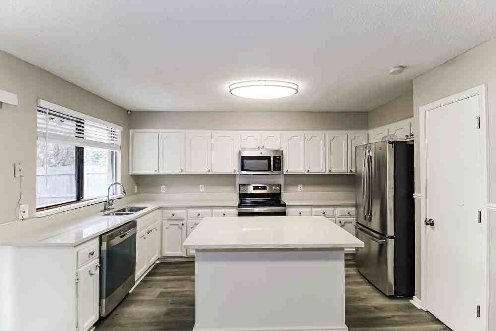 6628 Brookdale Dr - Photo 7 of 16