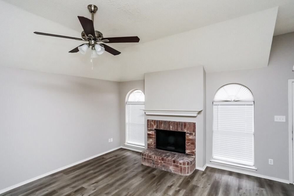 2508 Helen Ln - Photo 4 of 16