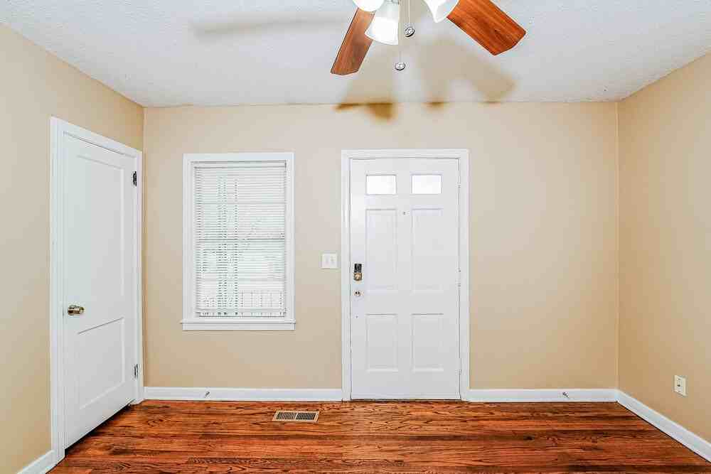 158 24th St - Photo 5 of 16