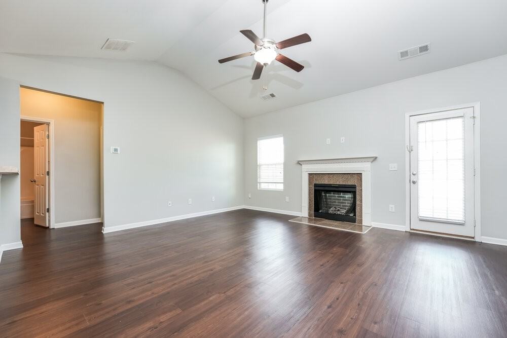 1183 Warm Spring Ct - Photo 3 of 16