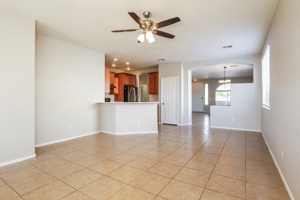 6639 S 17th Ave - Photo 6 of 16