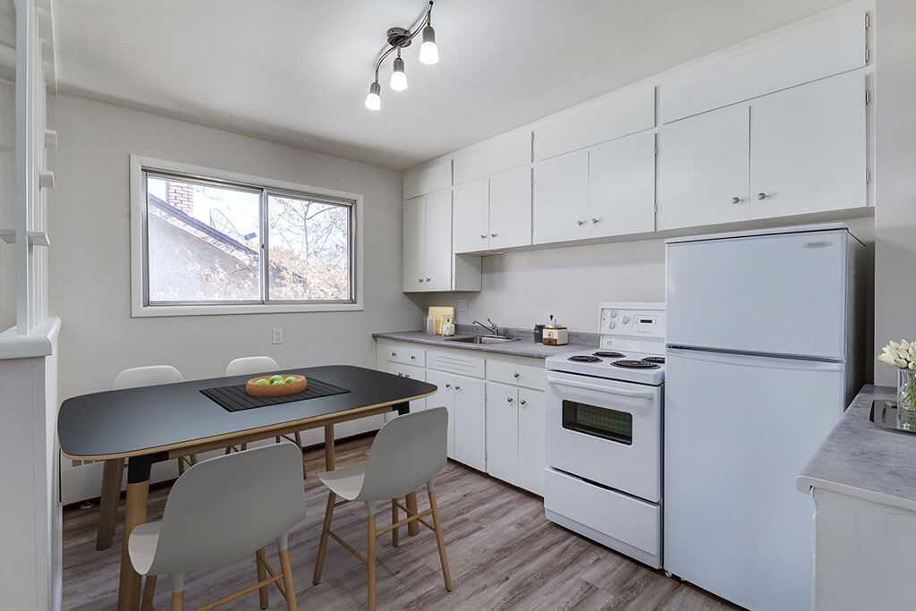 Greystone Manor - Photo 4 of 14