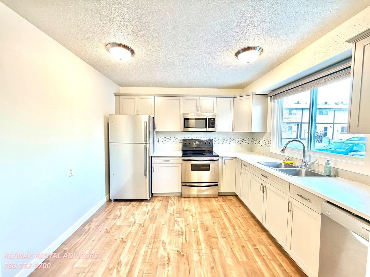 18080 93 Avenue Northwest - Photo 3 of 25