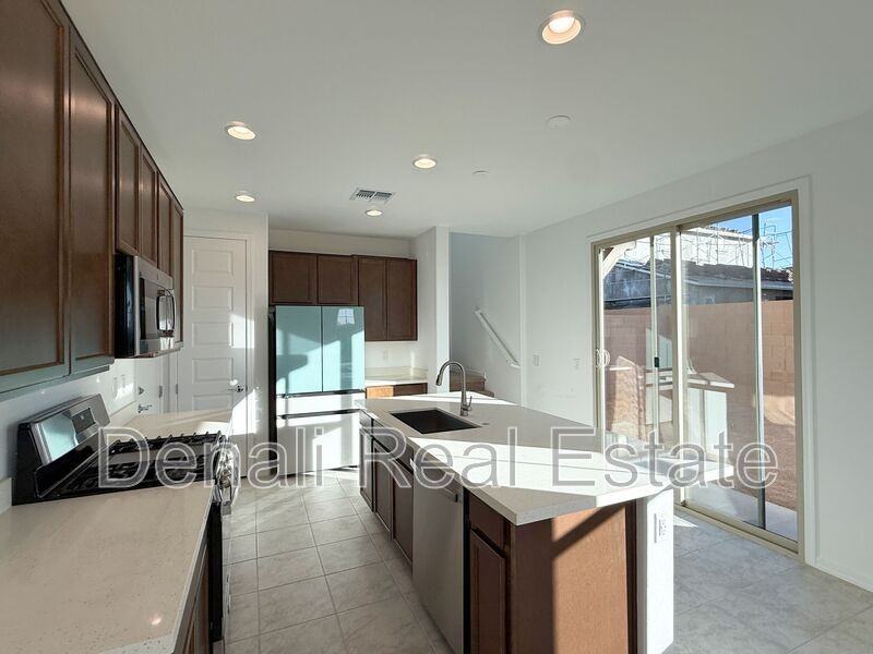 3949 S Verbena - Photo 6 of 36